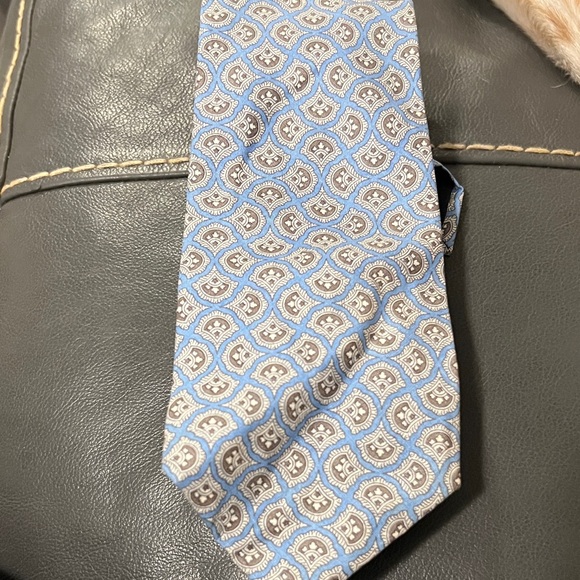 Vintage Burberry’s of London silk tie - Picture 1 of 4